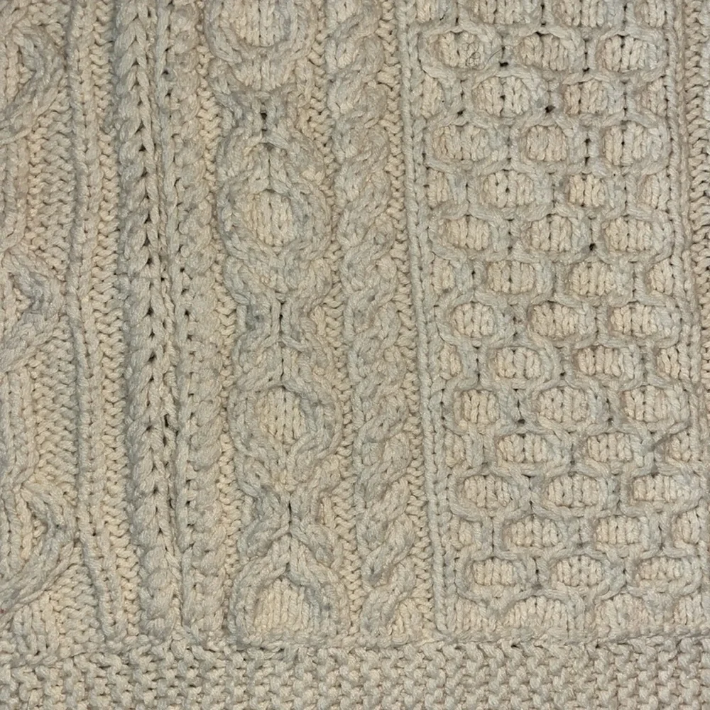 Chunky Cable Knit Reversible Throw Blanket Cream  Excellent Condition Wool Blend
